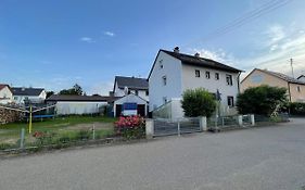 Guntia Apartment Mit Terasse Und Gartenzugang